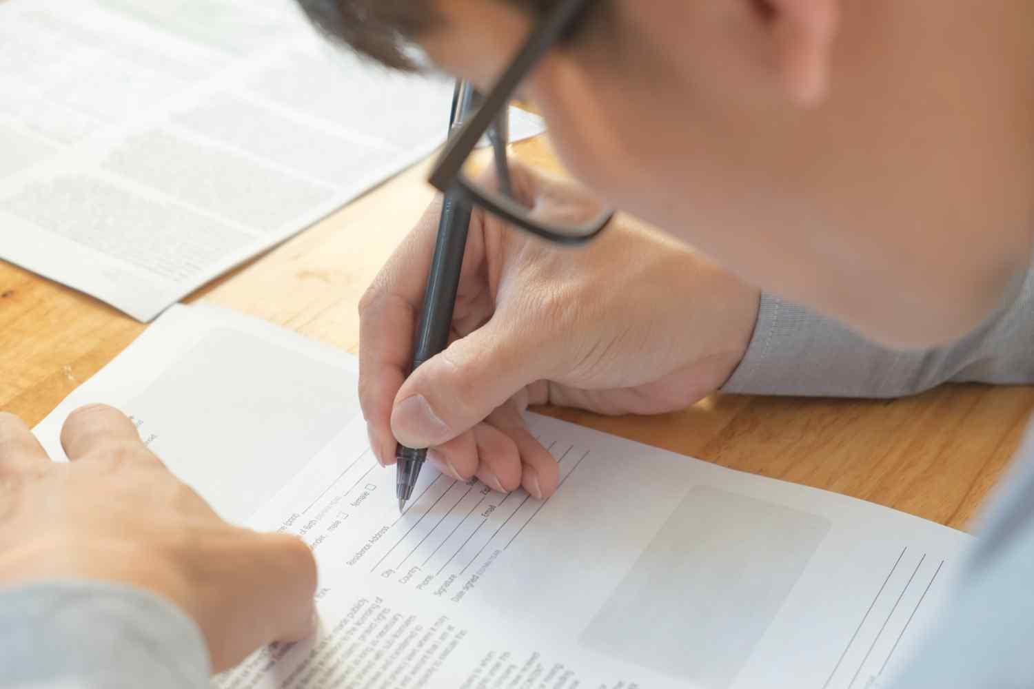 調解筆錄效力等同法院判決?簽名前必懂的法律風險完整解析